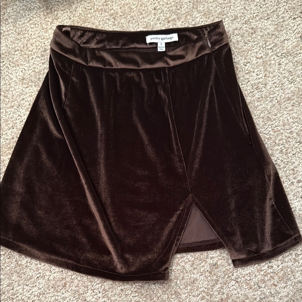 Chic Brown Mini Pencil Skirt with Slit